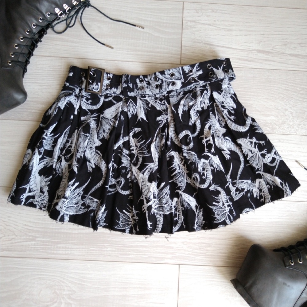Widow Dragon Skirt - Picture 4 of 8